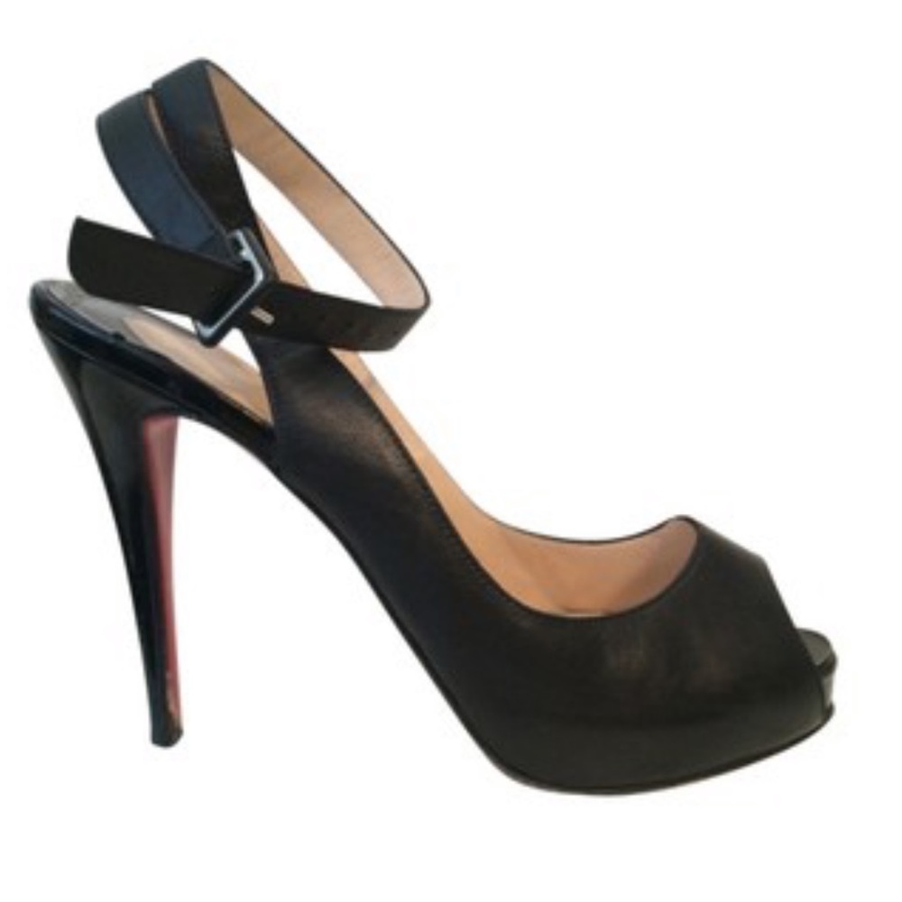 SOLDSOLDLouboutin Privatita peep toe black 36